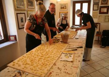 cooking with ladies in Sinio