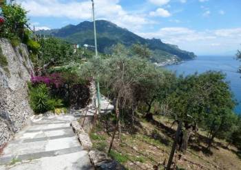 walk from Ravello to Minori at sea